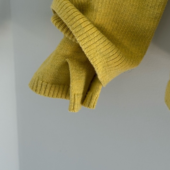 Lululemon Athletica Lightning Bold 1/2 zip Yellow Half-Zip Sweater size small - Picture 5 of 11